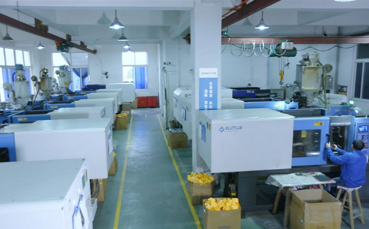 The injection molding workshop